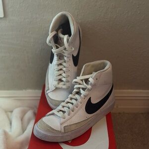 Nike Mid blazers 
size 7 womens